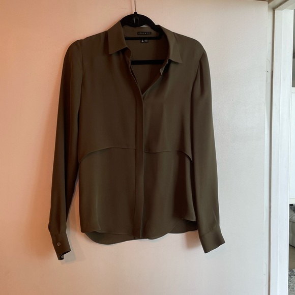 Goergous Theory button down new without tags - Picture 1 of 3